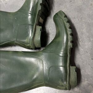 Hunter Women's Classic Dark Green Rain Boots